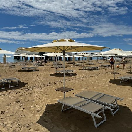 Appart 21 Artistic Beach Apartment لينانو سابيادورو المظهر الخارجي الصورة