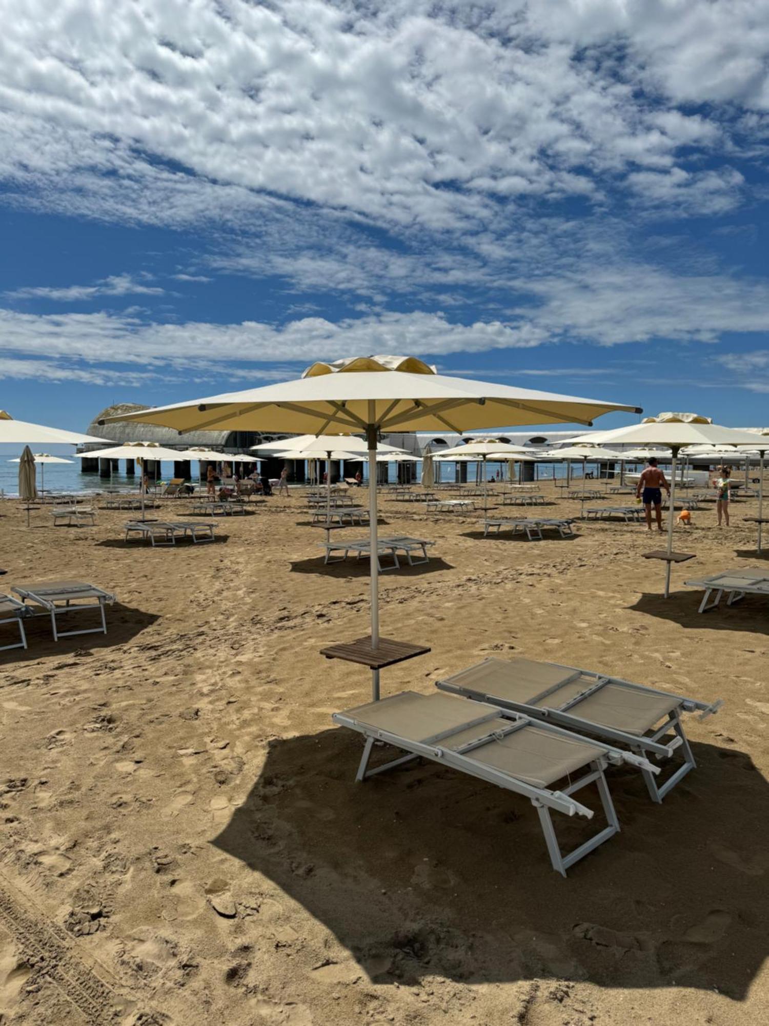 Appart 21 Artistic Beach Apartment لينانو سابيادورو المظهر الخارجي الصورة